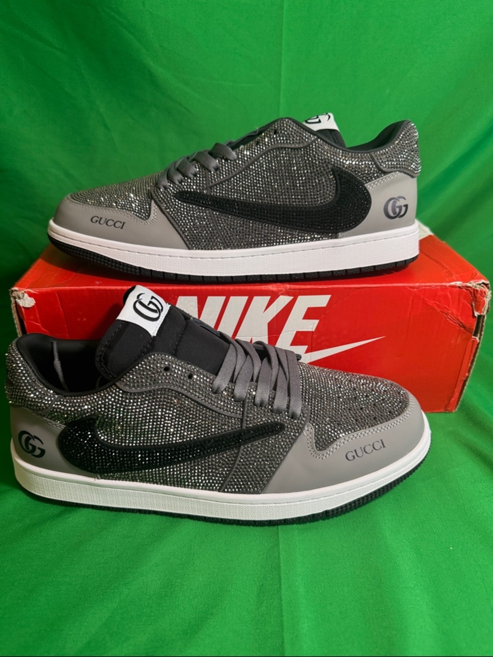 New! Travis Scott Nike collab, “Swarovski crystal”branding luxury house Gucci.